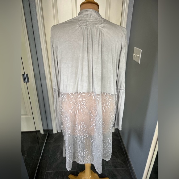 POL Grey Lace Accent Lightweight Cardigan - Picture 5 of 9